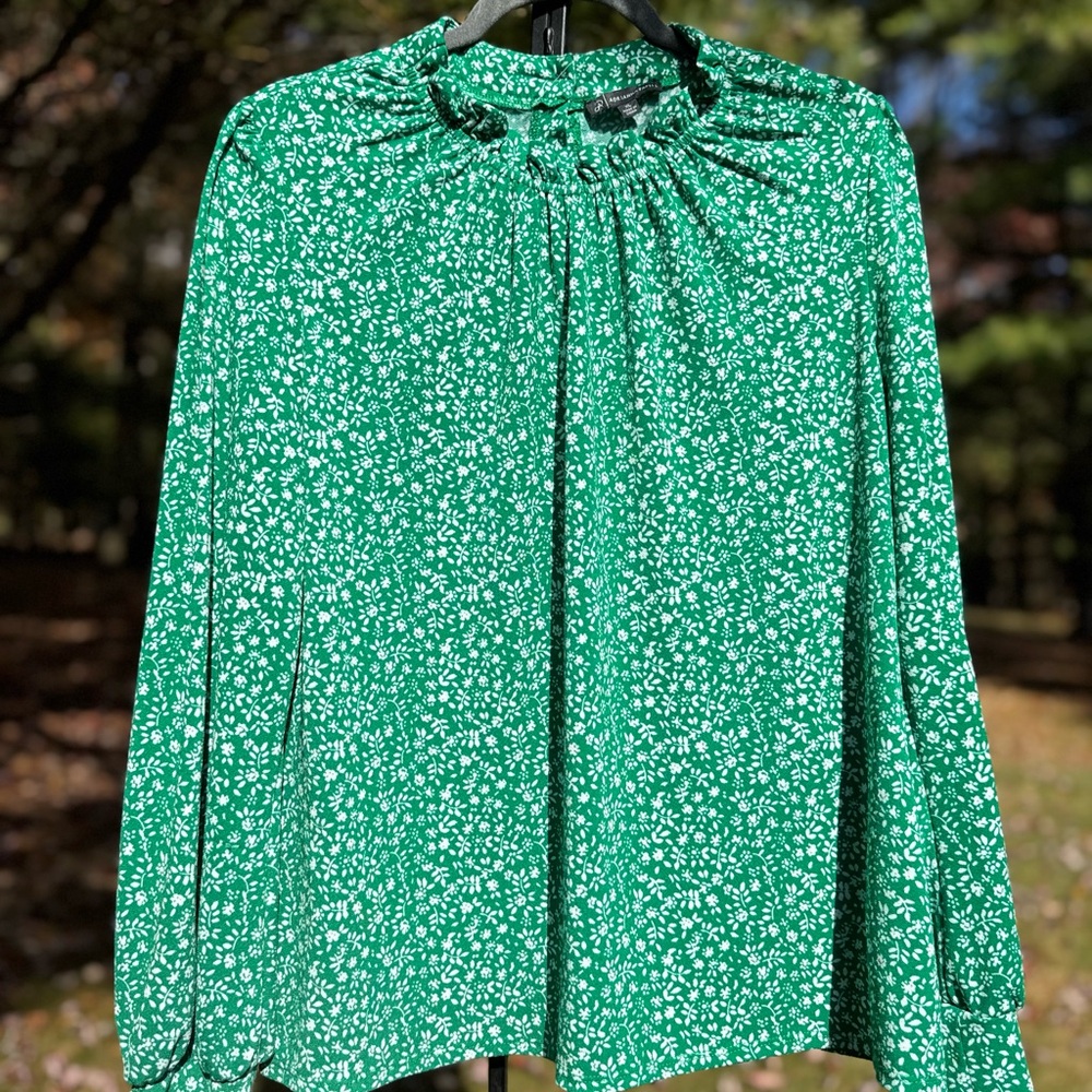 Adrianna Papell Green Floral Blouse EUC Size XL